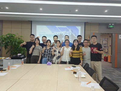 优商复盘
针对优商客户进行季度复盘，帮助商家在运营、业务、管理、供应链等各个维度全方位发现问题、解决卡点，优化生意链路